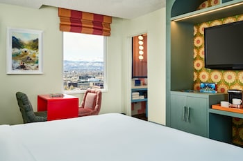 Room, 1 King Bed, Accessible (Mobility and Hearing)