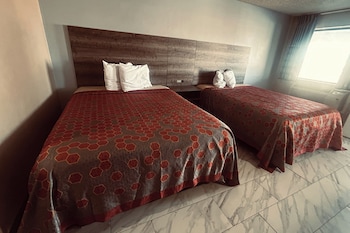 Room, 2 Queen Beds, Non Smoking