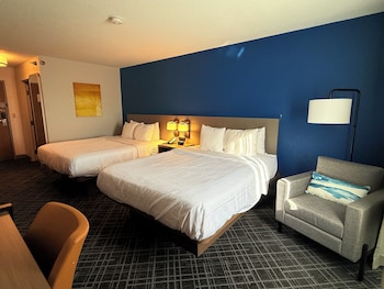 Standard Room, 2 Queen Beds, Non Smoking