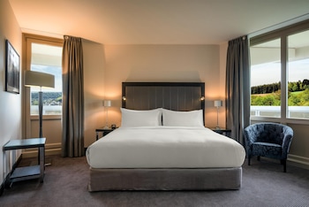 Suite, 1 King Bed, Kitchenette