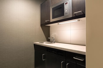 Suite, 1 King Bed, Kitchenette