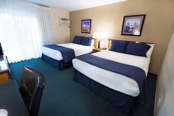 Standard Room, 2 Queen Beds, Ground Floor
