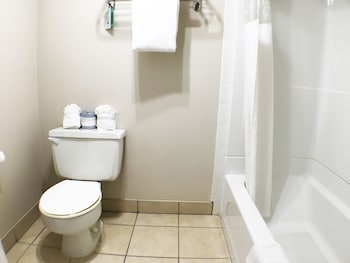 Standard Room, 1 King Bed, Upstairs