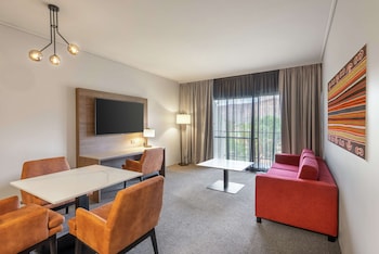Junior Suite, 1 King Bed, Mountain View