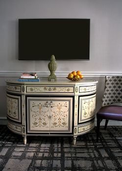 Junior Suite, Mobility Accessible (Rosecliff)