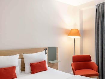 Executive Room, 1 Queen Bed with Sofa bed