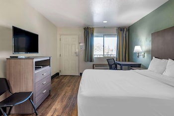 Standard Room, 1 King Bed, Non Smoking