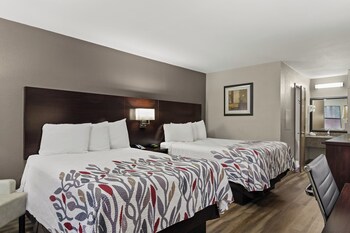 Deluxe Room, 2 Double Beds, Accessible, Non Smoking (Roll-In Shower)