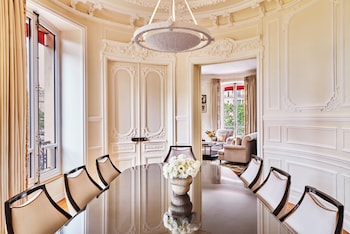 Signature Suite (Champs Elysées)