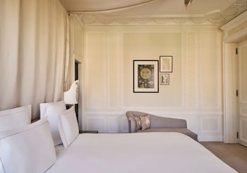 Signature Suite (Arc de Triomphe)