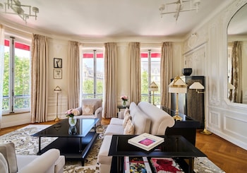 Signature Suite (Champs Elysées)