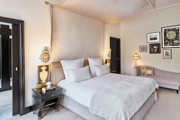 Signature Suite (George V)