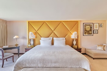 Suite (PARIS EIFFEL)