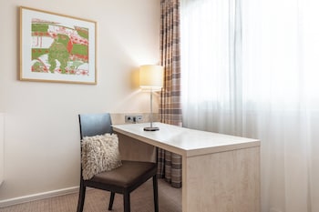 Standard Room, 1 King Bed