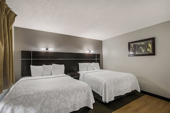 Standard Suite, 2 Queen Beds (Smoke Free)