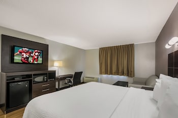 Deluxe Room, 1 King Bed, Balcony (Smoke Free)