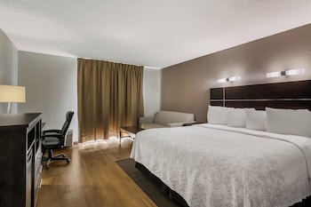 Premium Room, 1 King Bed, Poolside (Upgraded Bedding & Snack, Smoke Free)