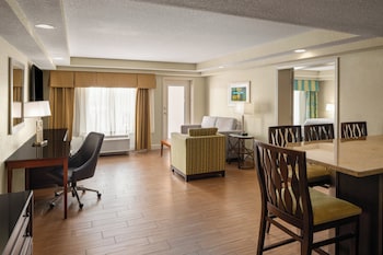 Suite, 1 King Bed, Accessible Bathtub, Balcony (Jetted Tub)