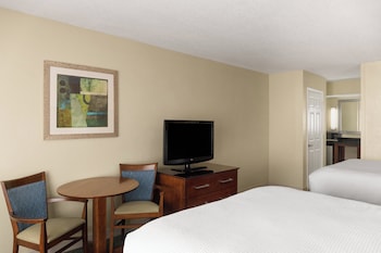 Standard Room, 2 Queen Beds (Exterior)