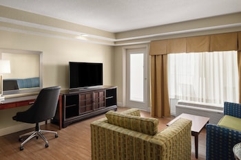 Suite, 1 Bedroom, Balcony, Pool View