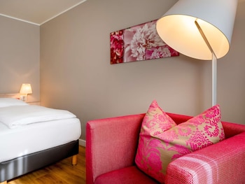 Classic Room, 1 King Bed (Room&Bathroom renovation in 2020)
