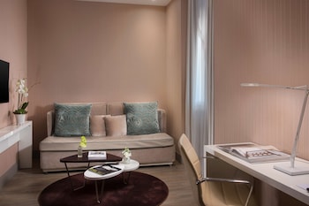 Suite (Extra Bed 2 adults + 1 child)