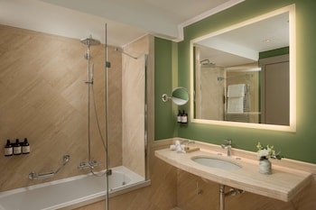 Junior Suite (Extra Bed 3 adults)