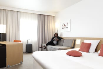 Executive Room, 1 Queen Bed with Sofa bed