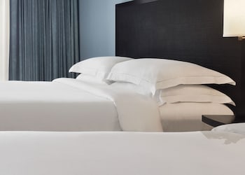 Room, 2 Queen Beds, Non Smoking, Oceanfront (Ocean Front  Walk out)