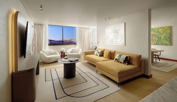 Club Suite, 1 King Bed, Club Lounge Access (Acropolis View)