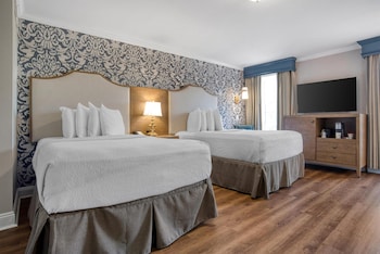Standard Room, 2 Double Beds, Accessible, Bathtub