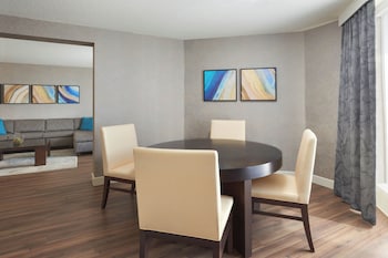 Deluxe Suite, 1 Bedroom, Kitchen