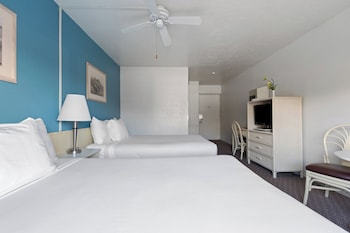 Room, 2 Double Beds, Garden View