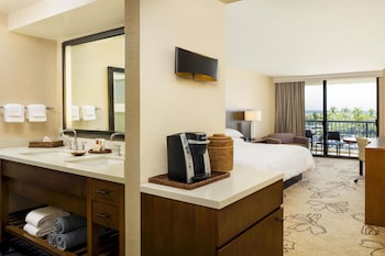 Room, 1 King Bed, Accessible, Resort View (Hearing)