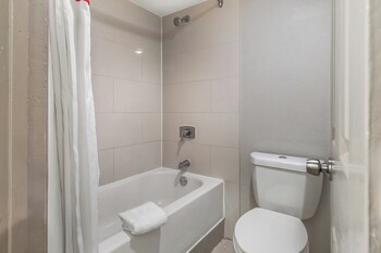 Deluxe Room, 1 King Bed, Non Smoking, Kitchenette