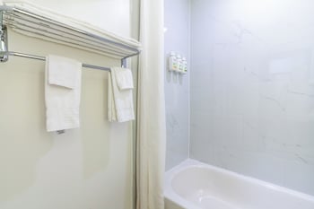 Room, 2 Queen Beds, Non Smoking (Ground Floor)