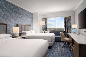 Room, 2 Queen Beds, City View