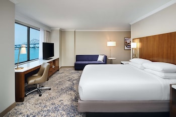 Room, 1 King Bed, Accessible, Bathtub (Mobility & Hearing, River View)