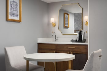 Premium Suite, 1 King Bed