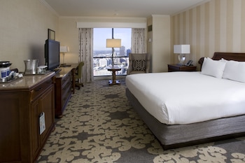 Room, 1 King Bed, Accessible, City View (Hearing)