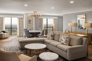 Premium Suite (Parlor, Breakfast)
