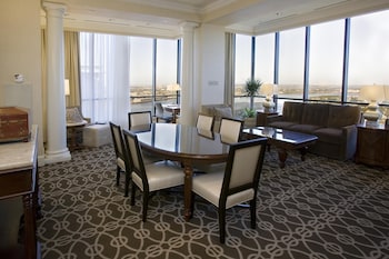 Luxury Suite (Parlor)