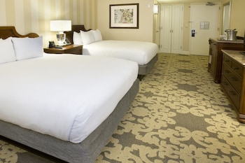 Standard Room, 2 Queen Beds, River View