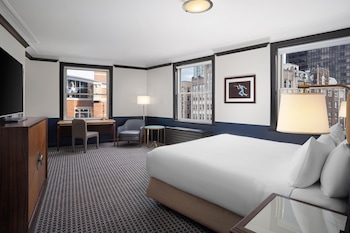 Superior Room, 1 King Bed, City View, Corner