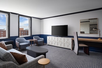 Executive Suite, 1 King Bed with Sofa bed
