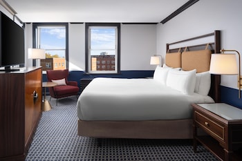 Executive Suite, 1 King Bed with Sofa bed