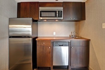 Studio, 1 King Bed, Kitchenette
