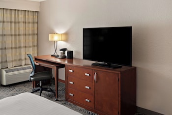 Standard Room, 1 King Bed, Accessible, Non Smoking