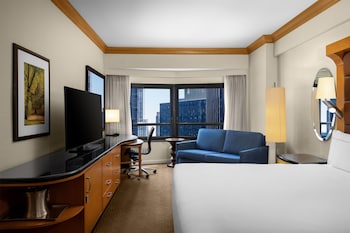 Room, 1 King Bed, Mobility Accessible (Roll-in Shower)