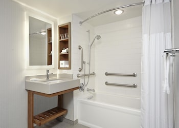 Room, 1 King Bed, Mobility Accessible